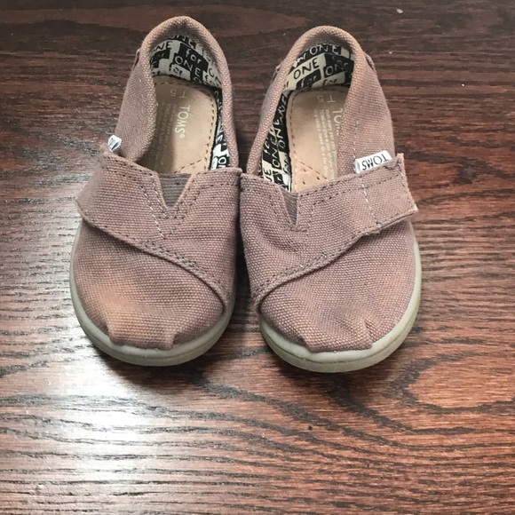 Toddler Toms - Picture 1 of 7